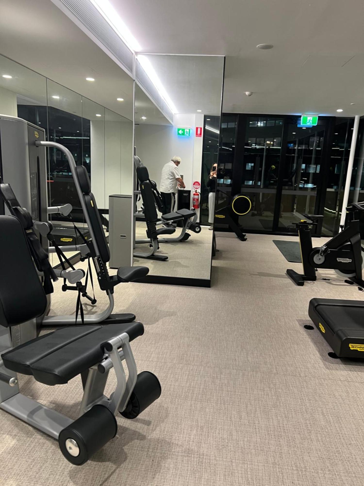 Prestige Hyde Park Studio Apartment Sydney Bagian luar foto